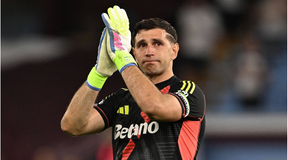Transfer news LIVE: Man United eye Barcelona midfielder as Inter Milan want Emiliano Martinez