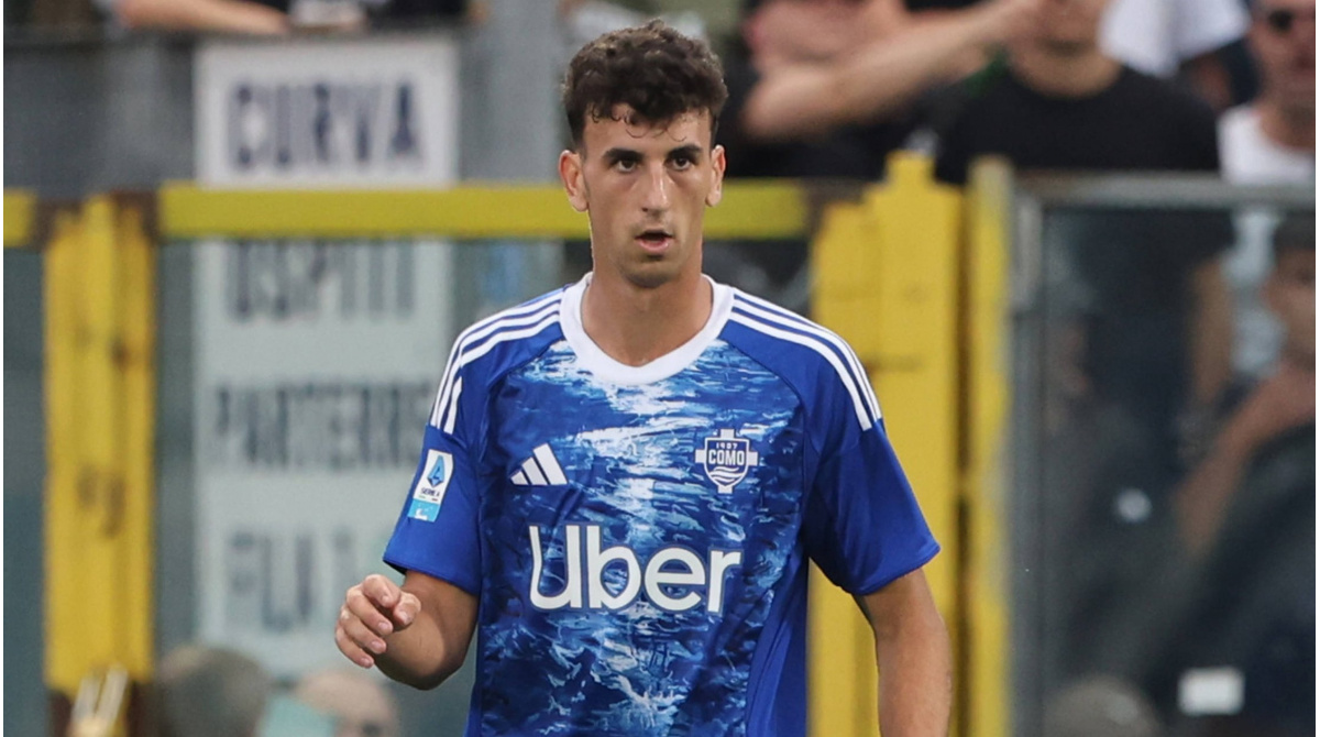 Transfer news LIVE: Arsenal want Como defender, Man City join race to sign Eredivisie star